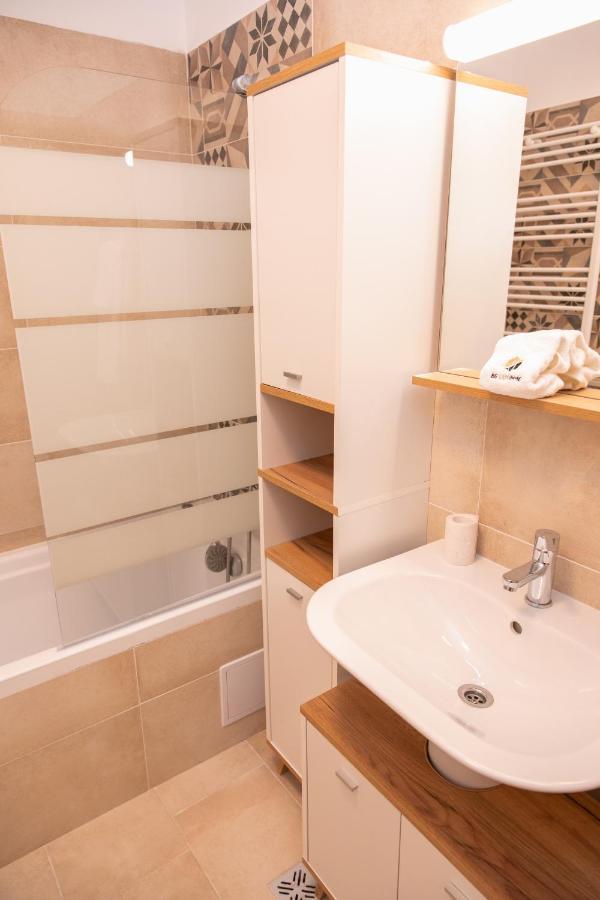 Bg Luximmo Apartments Cluj Napoca Bagian luar foto