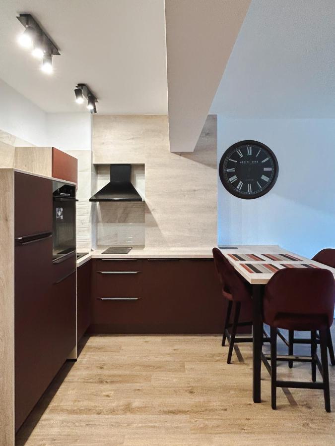 Bg Luximmo Apartments Cluj Napoca Bagian luar foto